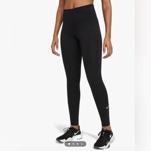 BLACK NIKE DRI FIT LEGGINGS